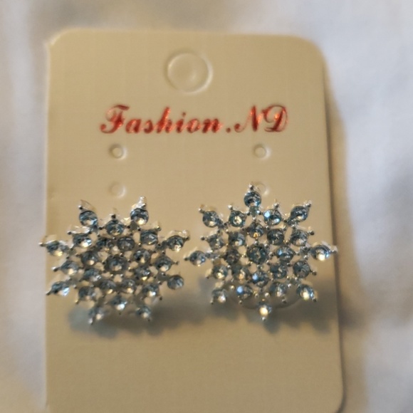EARRINGS - Picture 2 of 2